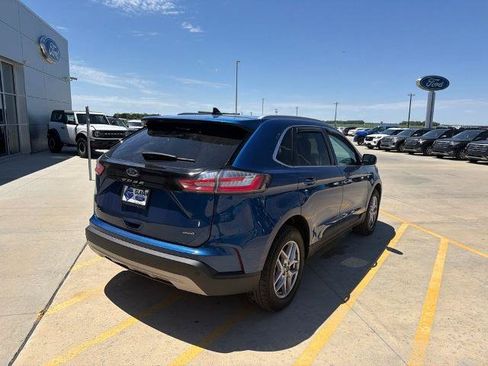 Certified 2023 Ford Edge SEL w/ Convenience Package AWD/4WD image 7