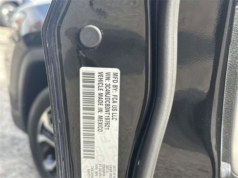 Certified 2022 Jeep Compass Limited image 16