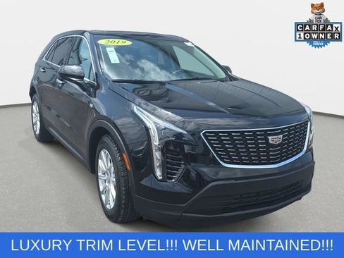 Used 2019 Cadillac XT4 Luxury FWD image 3