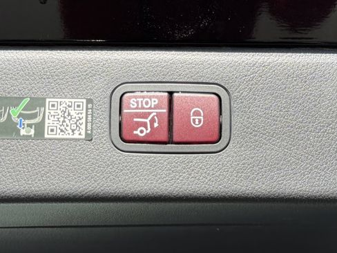 Used 2023 Mercedes-Benz EQS 580 EQS 580 image 14