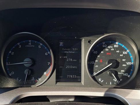 Used 2017 Toyota RAV4 LE image 3