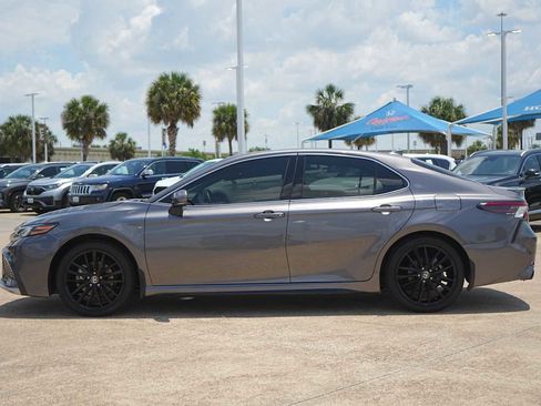 Used 2024 Toyota Camry XSE FWD image 3