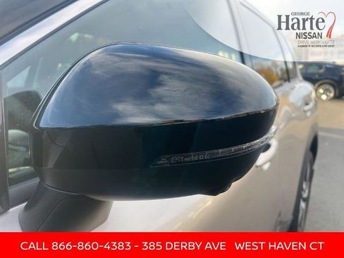 Certified 2025 Nissan Rogue SL image 22