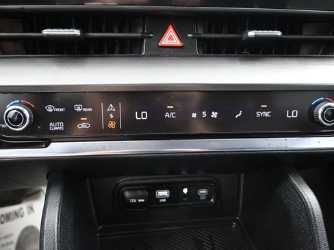 Certified 2024 Kia Sportage EX FWD image 21