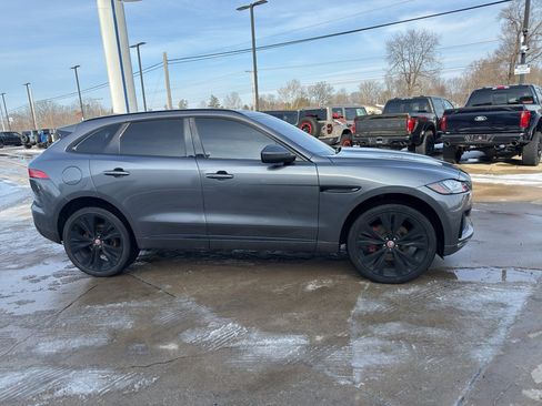 Used 2019 Jaguar F-PACE S image 5
