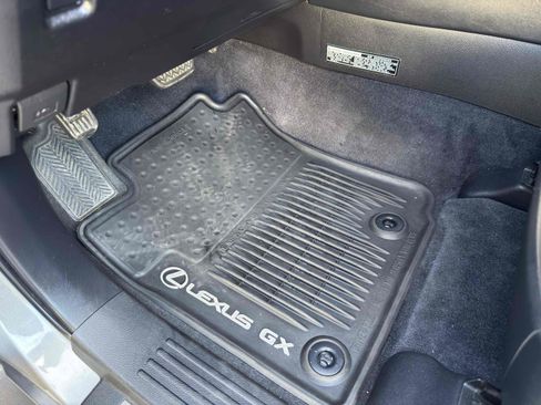 Used 2014 Lexus GX 460 Luxury image 38