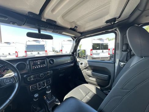Used 2022 Jeep Gladiator Sport AWD/4WD image 11