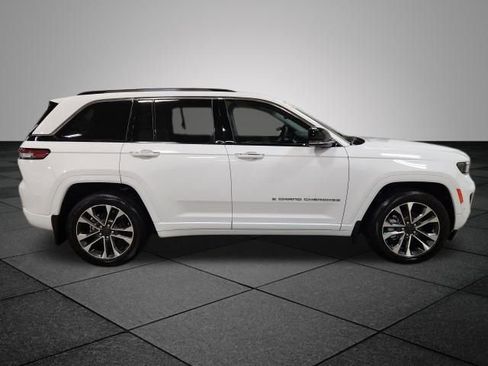 Used 2023 Jeep Grand Cherokee Overland w/ Luxury Tech Group IV image 2