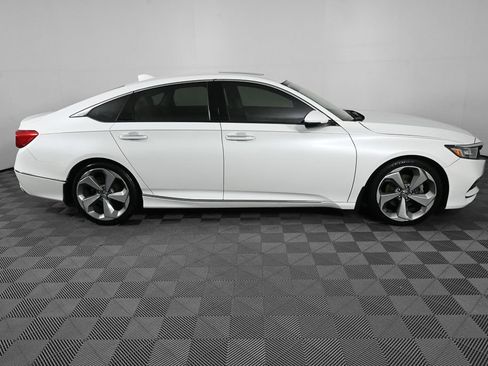 Used 2018 Honda Accord Touring image 24