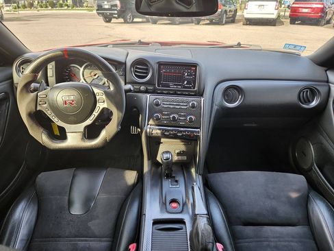 Used 2012 Nissan GT-R Premium AWD/4WD image 3