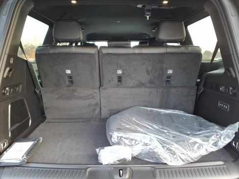 New 2026 Jeep Grand Wagoneer Limited image 18