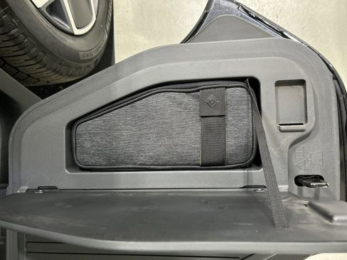 Used 2022 Rivian R1T Launch Edition image 32