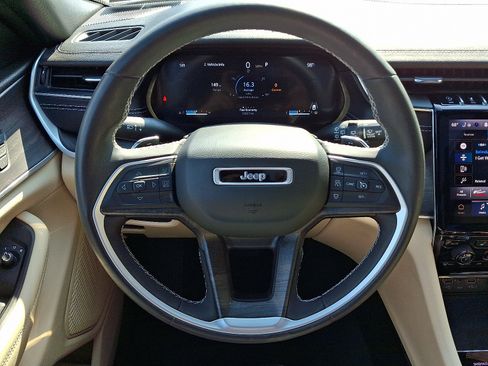 Certified 2023 Jeep Grand Cherokee L Limited w/ Luxury Tech Group II AWD/4WD image 20