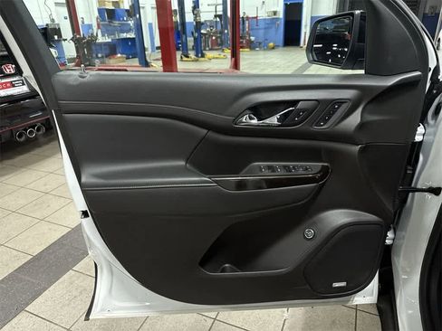 Used 2022 GMC Acadia AT4 w/ Preferred Package image 33