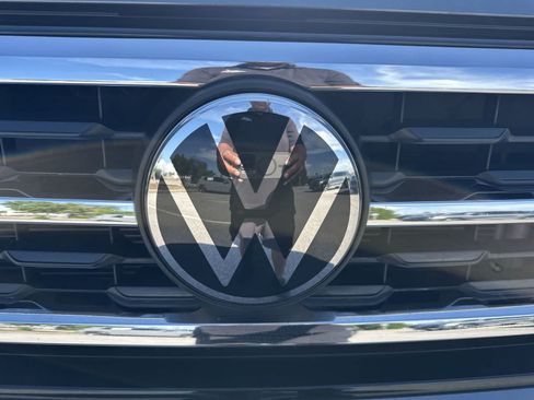 Used 2023 Volkswagen Atlas SE w/ Panoramic Sunroof Package FWD image 18