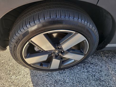 Used 2025 Hyundai Santa Fe Limited FWD image 8
