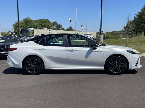 Used 2025 Toyota Camry XSE FWD image 2