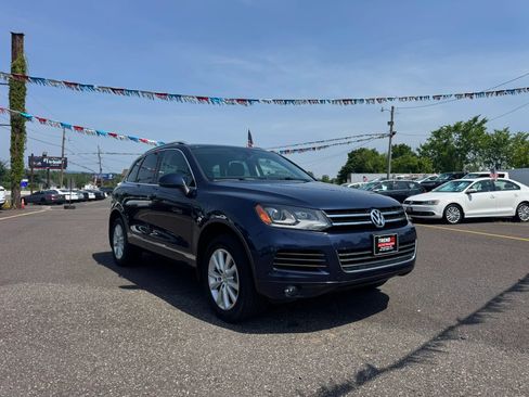 Used 2014 Volkswagen Touareg Sport AWD/4WD image 7