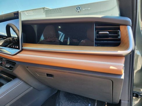 New 2026 Volkswagen Tiguan SEL R-Line AWD/4WD image 12