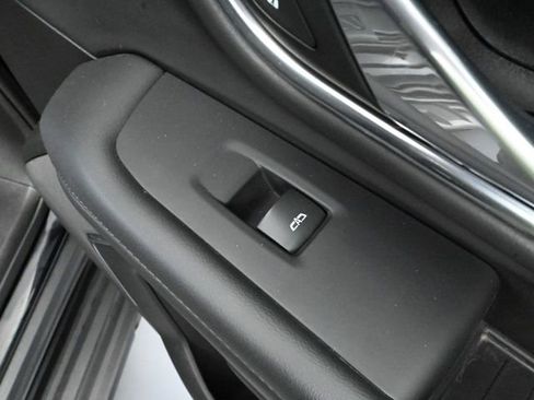 Used 2024 GMC Yukon XL SLE image 48