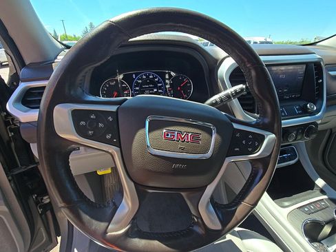 Used 2022 GMC Acadia SLT w/ Technology Package AWD/4WD image 11