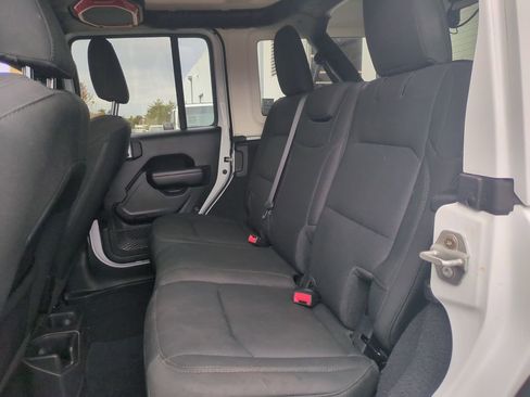 Used 2022 Jeep Wrangler Unlimited Sport w/ Xtreme Recon 35" Tire Package image 15