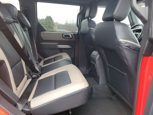 Used 2023 Ford Bronco Wildtrak image 27