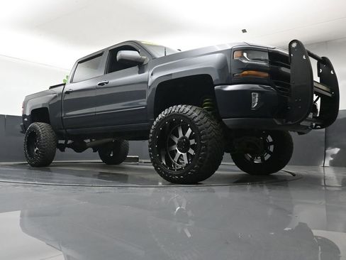 Used 2018 Chevrolet Silverado 1500 LT w/ All Star Edition AWD/4WD image 23