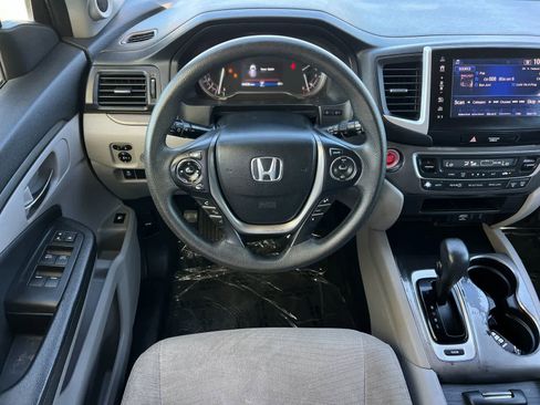 Used 2017 Honda Pilot EX image 15