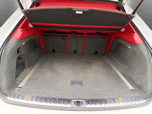 Certified 2022 Bentley Bentayga image 37