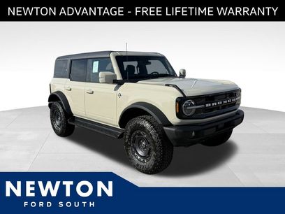 New 2025 Ford Bronco Outer Banks w/ Sasquatch Package