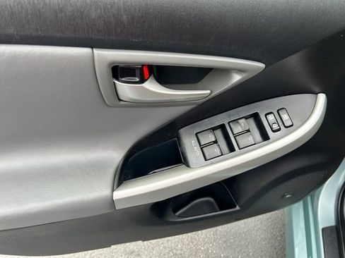 Used 2015 Toyota Prius Four FWD image 11