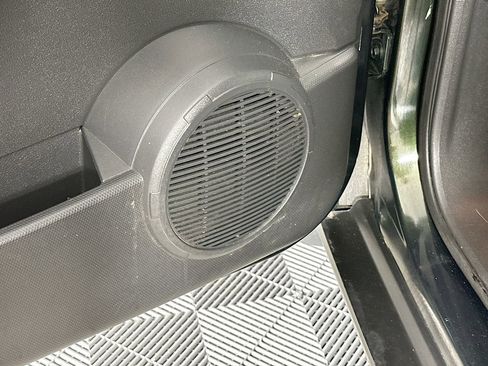 Used 2010 Jeep Liberty Renegade AWD/4WD image 20