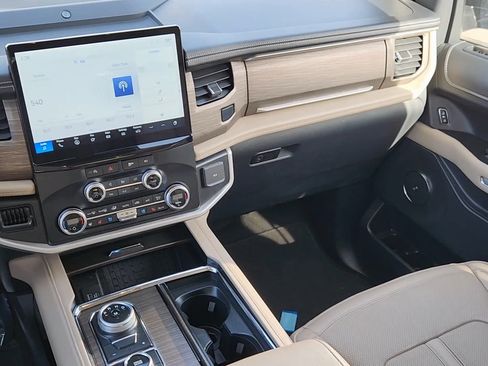 Certified 2024 Ford Expedition Limited image 31