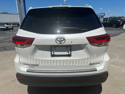 Used 2019 Toyota Highlander XLE AWD/4WD image 6