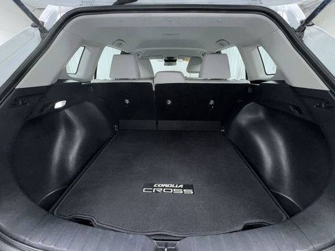 Used 2024 Toyota Corolla Cross L image 16