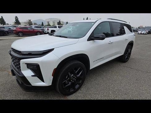 Used 2024 Chevrolet Traverse RS FWD image 3