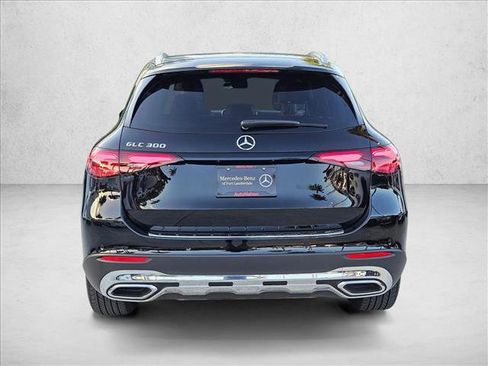 Used 2025 Mercedes-Benz GLC 300 image 7