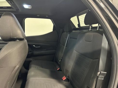 Used 2023 Hyundai Santa Cruz SEL Premium AWD/4WD image 31
