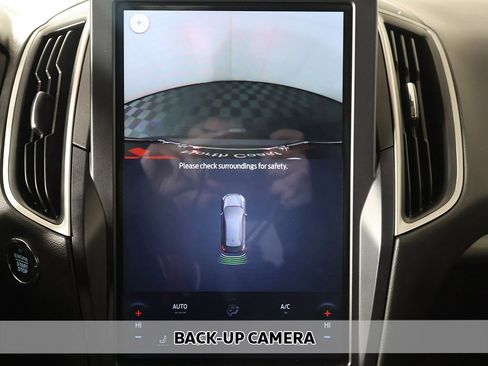 Used 2024 Ford Edge SEL image 7