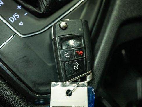 Used 2018 Volkswagen Tiguan SE w/ Panoramic Sunroof Package FWD image 22