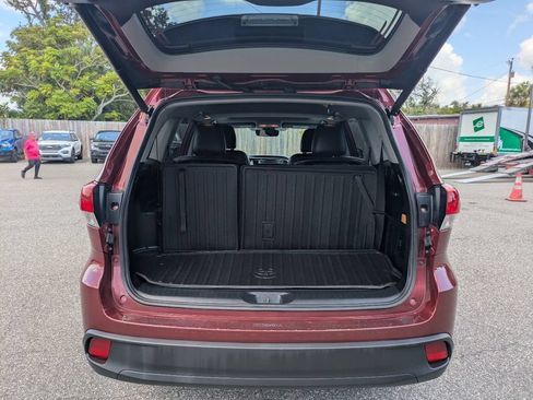 Used 2018 Toyota Highlander SE AWD/4WD image 13