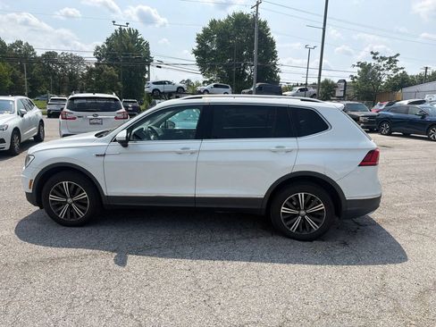 Used 2018 Volkswagen Tiguan SE AWD/4WD image 12