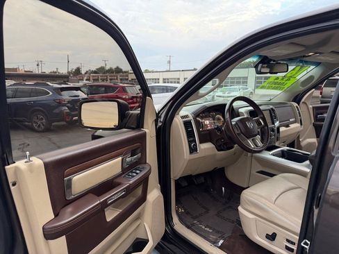 Used 2016 RAM 1500 Laramie w/ Convenience Group AWD/4WD image 9