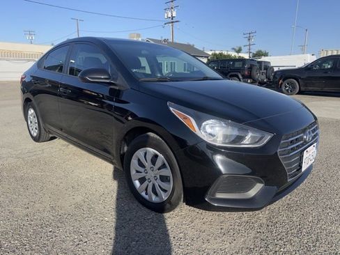 Used 2022 Hyundai Accent SE image 3