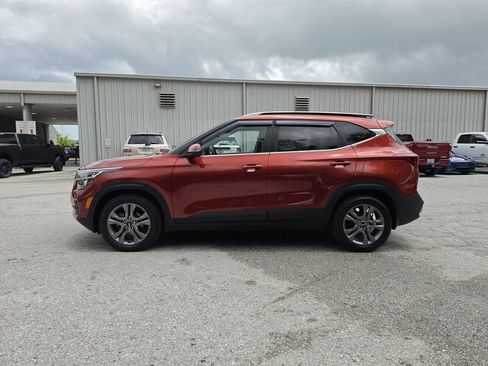 Used 2022 Kia Seltos S FWD image 6