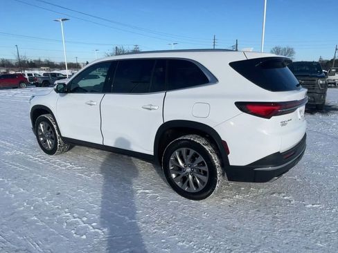 Used 2025 Buick Enclave Preferred image 6