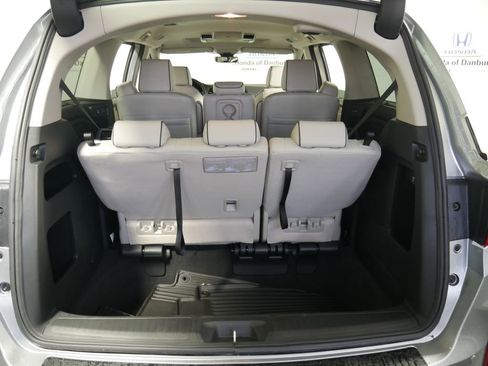 New 2026 Honda Odyssey Touring image 9