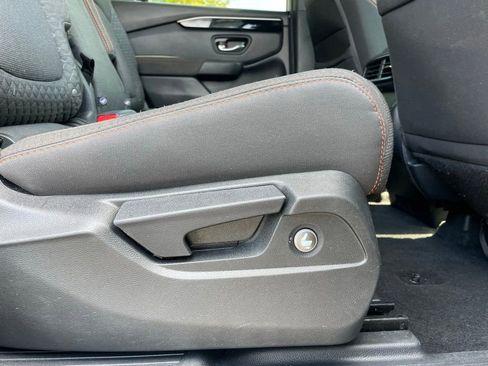 Certified 2025 Honda Pilot Sport image 30