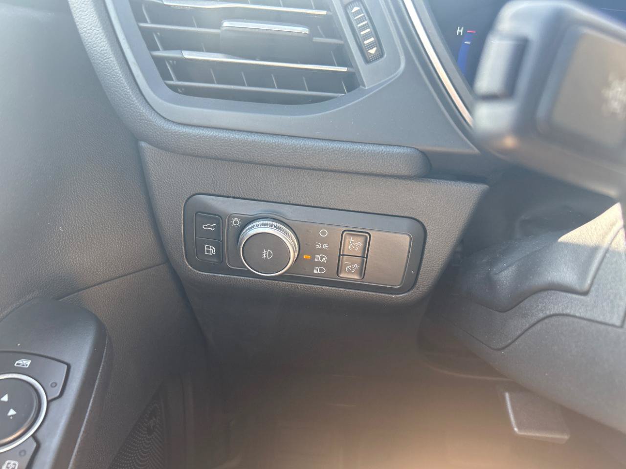 Used 2021 Ford Escape Titanium w/ Titanium Elite Package FWD image 18